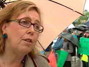 La chef du Parti vert, Elizabeth May, a participé à une manifestation à Ottawa dans le cadre de la Journée nationale pour une réforme électorale. La chef du Parti vert, Elizabeth May, a participé à une manifestation à Ottawa dans le cadre de la Journée nationale pour une réforme électorale.