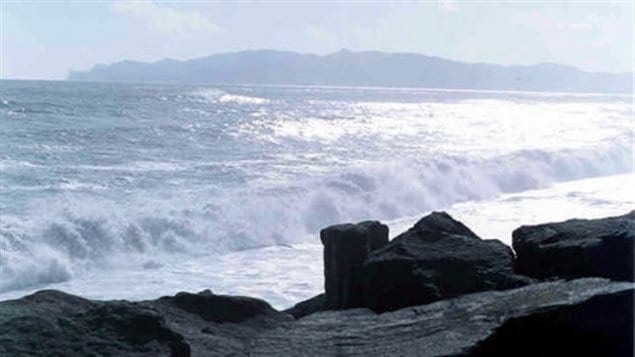 mer-vague-rivage-berge mer-vague-rivage-berge