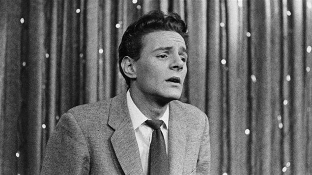 Claude Léveillée en 1957, à l'émission Music Hall Claude Léveillée en 1957, à l'émission Music Hall