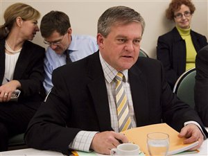 Le premier ministre du Nouveau-Brunswick, David Alward, l'un des hôtes de la conférence. Le premier ministre du Nouveau-Brunswick, David Alward, l'un des hôtes de la conférence.