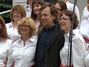 Daniel Lemire et la chorale Les Échos du Pacifique Daniel Lemire et la chorale Les Échos du Pacifique