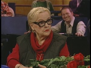 Huguette Proulx lors de son passage sur le plateau de l'émission Les enfants de la télé. Huguette Proulx lors de son passage sur le plateau de l'émission Les enfants de la télé.