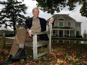 Le poète américain Philip Levine en avril 2006. Le poète américain Philip Levine en avril 2006.