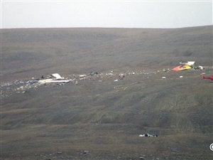 Un avion de First Air s'est écrasé samedi près de Resolute Bay, au Nunavut, faisant 12 morts et trois blessés. Un avion de First Air s'est écrasé samedi près de Resolute Bay, au Nunavut, faisant 12 morts et trois blessés.