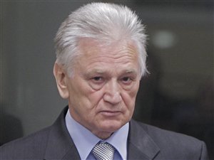L'ex-chef d'état-major de l'armée yougoslave, Momcilo Perisic. L'ex-chef d'état-major de l'armée yougoslave, Momcilo Perisic.