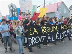 Les étudiants du Saguenay-Lac-Saint-Jean manifestent Les étudiants du Saguenay-Lac-Saint-Jean manifestent