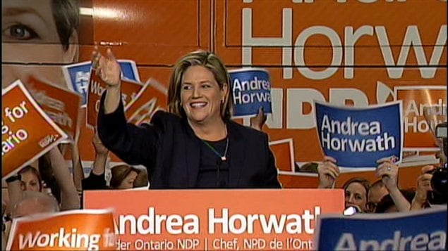 Andrea Horwath, lors de son discours, élections ontariennes du 6 octobre 2011 Andrea Horwath, lors de son discours, élections ontariennes du 6 octobre 2011