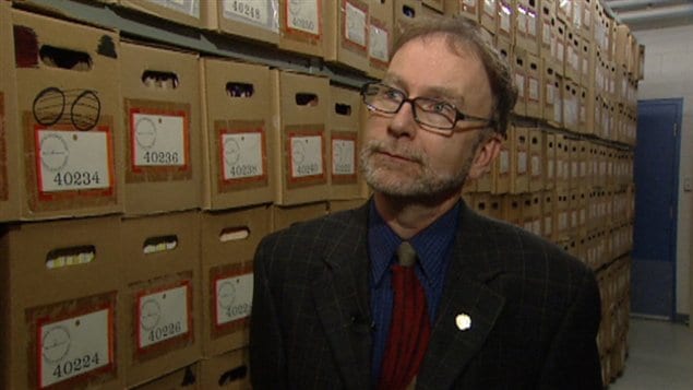 L'archiviste en chef de l'Université d'Ottawa, Michel Prévost L'archiviste en chef de l'Université d'Ottawa, Michel Prévost
