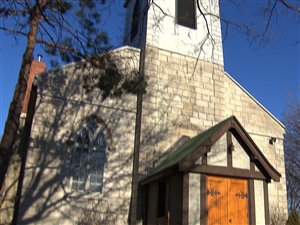 La façade de l'église protestante Saint-Andrew, située en bordure du boulevard Saint-Joseph, à Lachine La façade de l'église protestante Saint-Andrew, située en bordure du boulevard Saint-Joseph, à Lachine