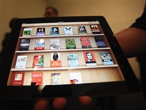 Le iPad permet de stocker une grande quantité de livres électroniques. Le iPad permet de stocker une grande quantité de livres électroniques.