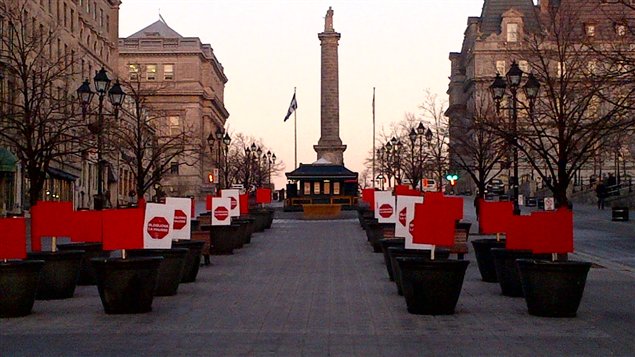 Geste de protestation des étudiants, place Jacques-Cartier Geste de protestation des étudiants, place Jacques-Cartier