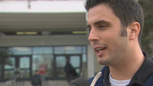 Laurent Proulx à la sortie de son cours. Laurent Proulx à la sortie de son cours.