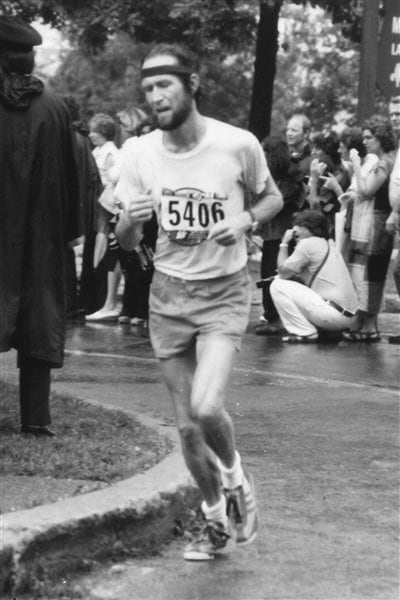 Serge Mongeau participe pour la première fois au marathon de Montréal en 1979. Serge Mongeau participe pour la première fois au marathon de Montréal en 1979.