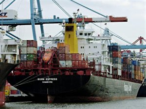 Un bateau de marchandises Un bateau de marchandises