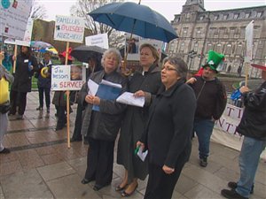 Les manifestants devant l'Assemblée nationale. Les manifestants devant l'Assemblée nationale.