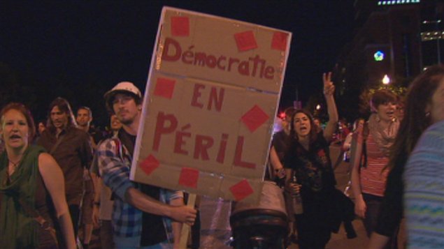 Environ 400 personnes ont participé à la manifestation. Environ 400 personnes ont participé à la manifestation.