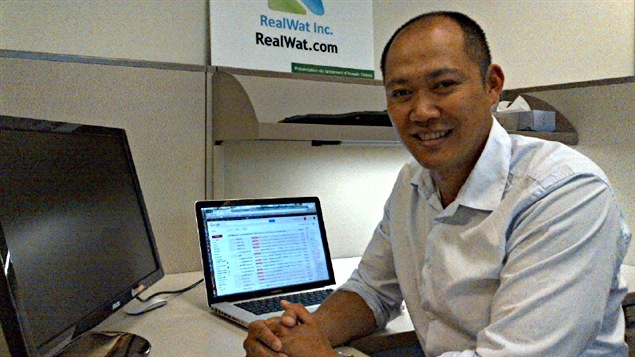 David Ker est déjà en affaires au Cambodge où il emploie une vingtaine de jeunes programmeurs. David Ker est déjà en affaires au Cambodge où il emploie une vingtaine de jeunes programmeurs.