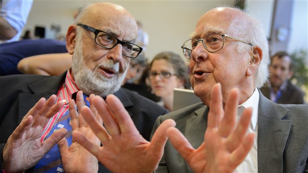 Le Britannique Peter Higgs et le Belge François Englert Le Britannique Peter Higgs et le Belge François Englert