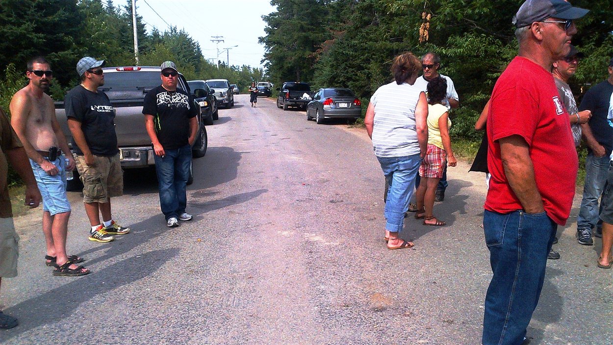 Les manifestants ont libéré la route, vendredi après-midi. Les manifestants ont libéré la route, vendredi après-midi.