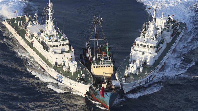Le bateau des activistes prochinois intercepté par les garde-côtes japonais le 15 août en mer de Chine Le bateau des activistes prochinois intercepté par les garde-côtes japonais le 15 août en mer de Chine