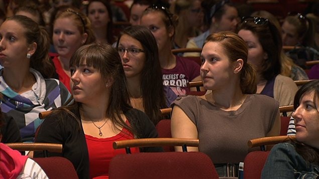 Les étudiants de la Faculté d'éducation de l'Université de Sherbrooke étaient réunis au Centre Culturel pour tenir leur assemblée générale, le 20 août 2012 Les étudiants de la Faculté d'éducation de l'Université de Sherbrooke étaient réunis au Centre Culturel pour tenir leur assemblée générale, le 20 août 2012