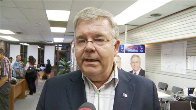 Le député libéral sortant Pierre Corbeil est visiblement déçu de sa défaite dans la circonscription d'Abitibi-Est. Le député libéral sortant Pierre Corbeil est visiblement déçu de sa défaite dans la circonscription d'Abitibi-Est.
