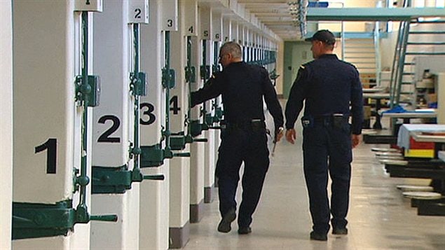 Les agents correctionnels sans contrat de travail depuis trois ans ...