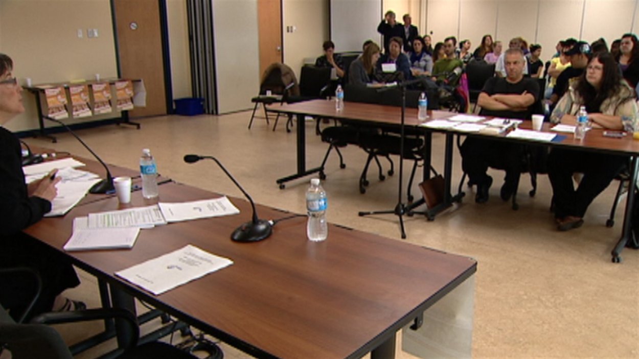 La Commission populaire sur le droit au logement s'arrêtait à Gatineau mardi. La Commission populaire sur le droit au logement s'arrêtait à Gatineau mardi.