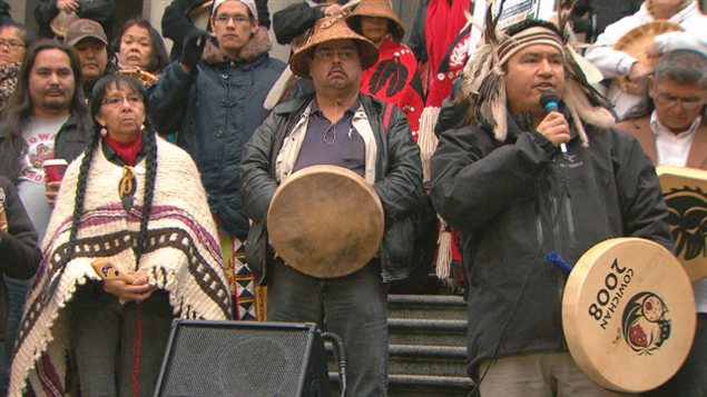 Des manifestants du mouvement Idle No More à Vancouver Des manifestants du mouvement Idle No More à Vancouver