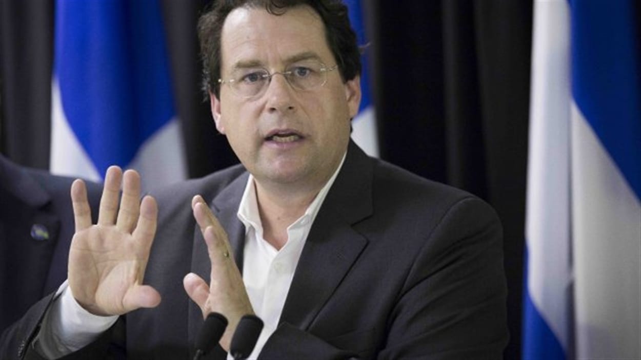 Drainville veut serrer la vis aux transfuges Drainville veut serrer la vis aux transfuges