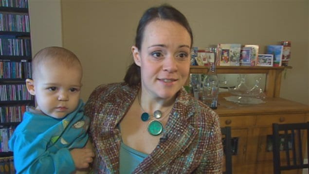 Véronique Lalande et son bébé Véronique Lalande et son bébé