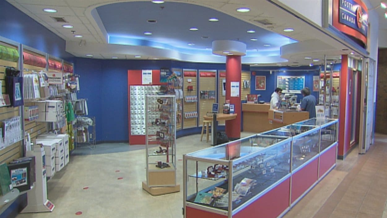 Mobilisation contre la fermeture du bureau de poste aux Galeries de la