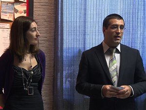 La chargée de projet, Stéphanie Gracia et l'agent de migration, Martin Poirier, en conférence de presse La chargée de projet, Stéphanie Gracia et l'agent de migration, Martin Poirier, en conférence de presse