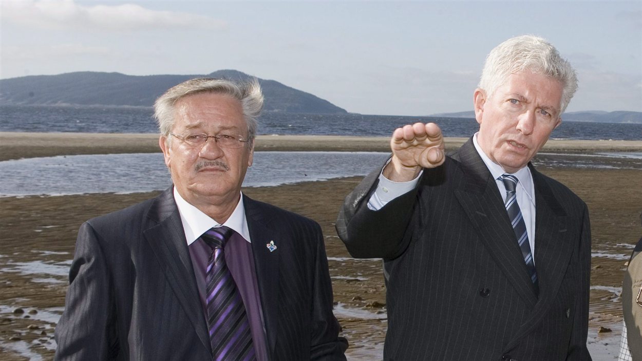 L'ancien député de Manicouagan, Gérard Asselin, accompagné du chef bloquiste de l'époque, Gilles Duceppe L'ancien député de Manicouagan, Gérard Asselin, accompagné du chef bloquiste de l'époque, Gilles Duceppe