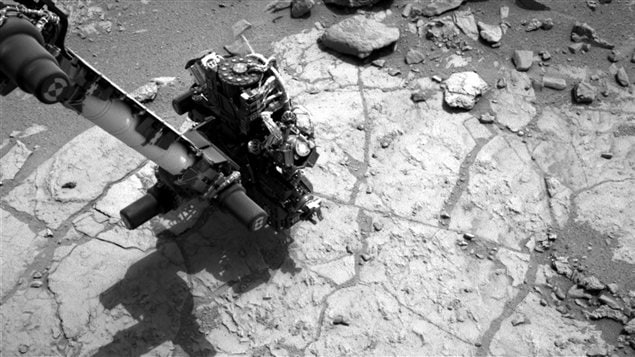 Dans cette photo publiée par la NASA le 5 février, Curiosity se préparer à forer une pierre nommée John Klein. Dans cette photo publiée par la NASA le 5 février, Curiosity se préparer à forer une pierre nommée John Klein.