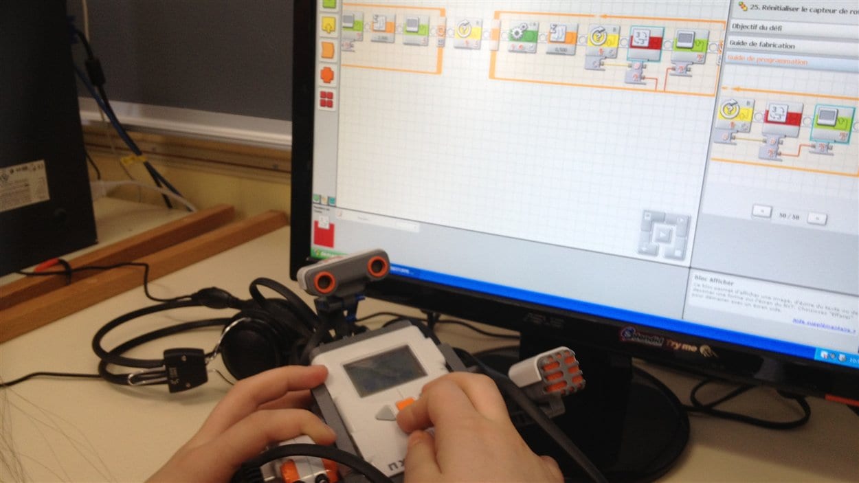 Un atelier de robotique à l'école primaire Saint-Louis de Nédélec Un atelier de robotique à l'école primaire Saint-Louis de Nédélec