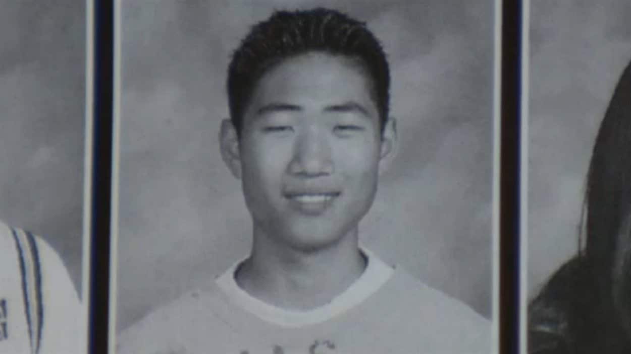 Aaron Yoon était ami avec Xristos Katsibouras et Ali Medlej à l'école secondaire à London. Aaron Yoon était ami avec Xristos Katsibouras et Ali Medlej à l'école secondaire à London.