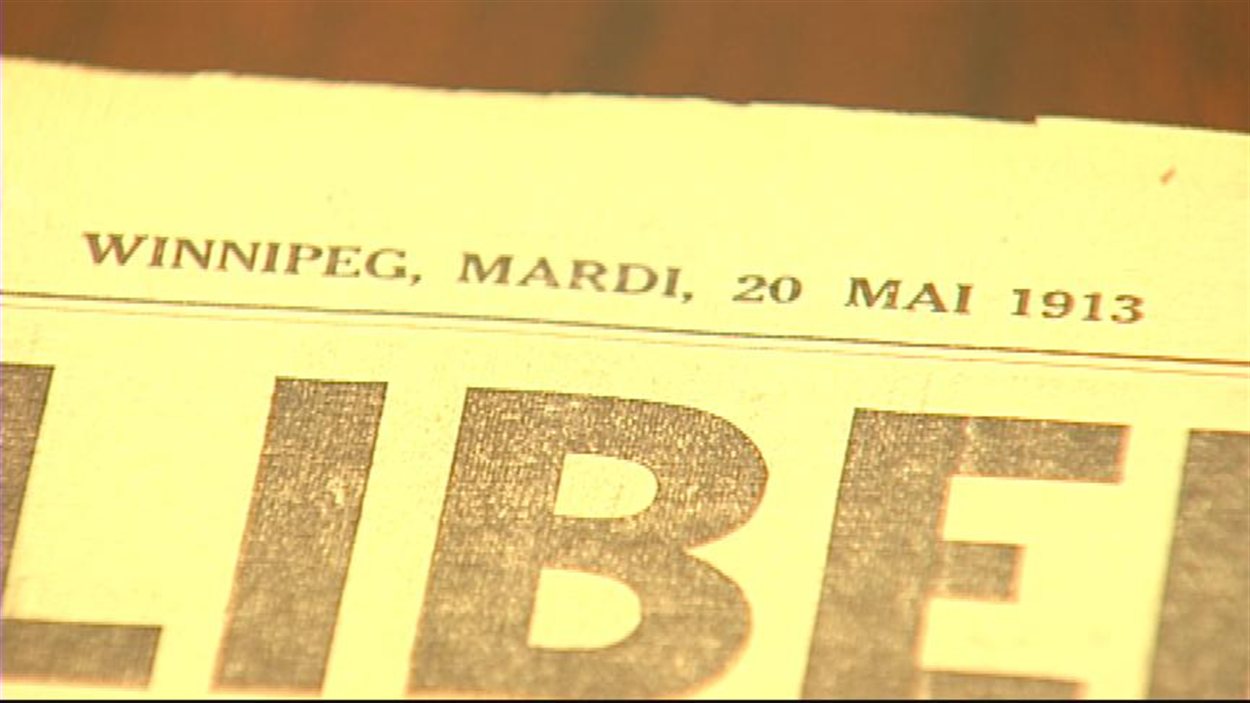 La toute première édition du seul journal francophone du Manitoba, La Liberté, parue le 20 mai 1913, est filmée 100 ans après, en mai 2013. La toute première édition du seul journal francophone du Manitoba, La Liberté, parue le 20 mai 1913, est filmée 100 ans après, en mai 2013.