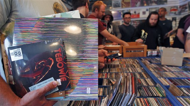 Un magasin de disques. Un magasin de disques.