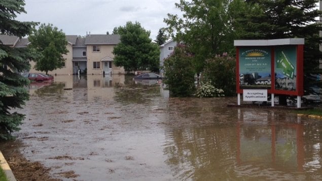 Les inondations à High River Les inondations à High River