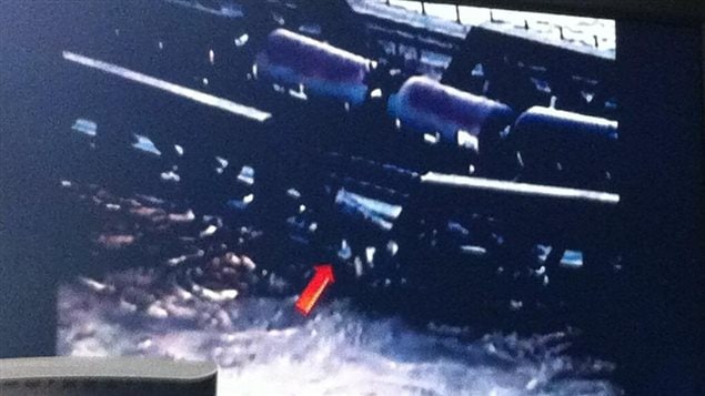 Les autorités de la Ville de Calgary ont affiché cette image aérienne du déraillement de train survenu tôt le 27 juin 2013. On y voit la section du pont Bonnybrook qui sombre et sur laquelle des voitures ont déraillé. Les autorités de la Ville de Calgary ont affiché cette image aérienne du déraillement de train survenu tôt le 27 juin 2013. On y voit la section du pont Bonnybrook qui sombre et sur laquelle des voitures ont déraillé.
