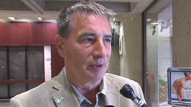 Le chef du Parti au service des citoyens de Laval, Robert Bordeleau. Le chef du Parti au service des citoyens de Laval, Robert Bordeleau.