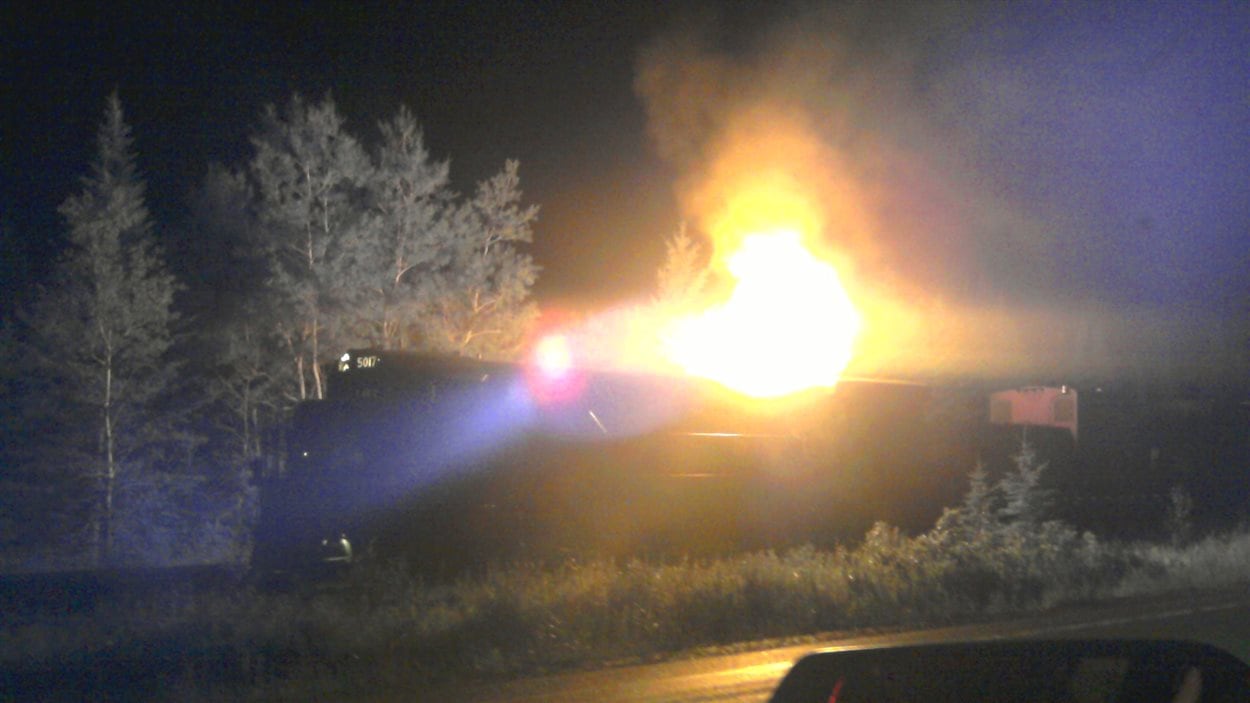 Photo prise le 5 juillet à 23h30 entre le village de Nantes et Lac-Mégantic, selon un témoin Photo prise le 5 juillet à 23h30 entre le village de Nantes et Lac-Mégantic, selon un témoin