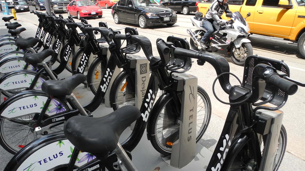 Station BIXI au centre-ville de Toronto Station BIXI au centre-ville de Toronto