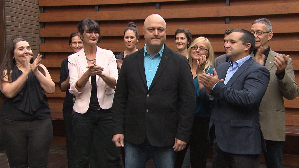 L'éditeur Michel Brûlé en compagnie de quelques uns des membres de son parti, Intégrité Montréal L'éditeur Michel Brûlé en compagnie de quelques uns des membres de son parti, Intégrité Montréal
