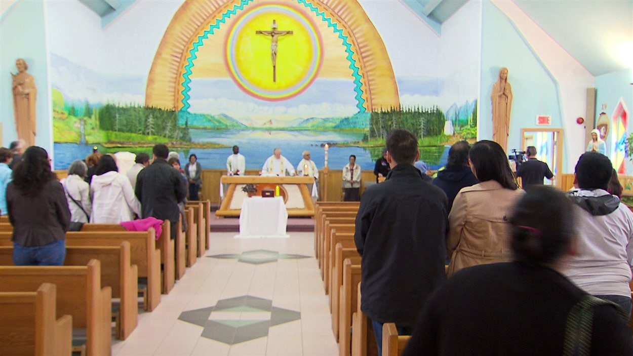 Un dernier adieu à Arthur Lamothe à l'église de Maliotenam Un dernier adieu à Arthur Lamothe à l'église de Maliotenam