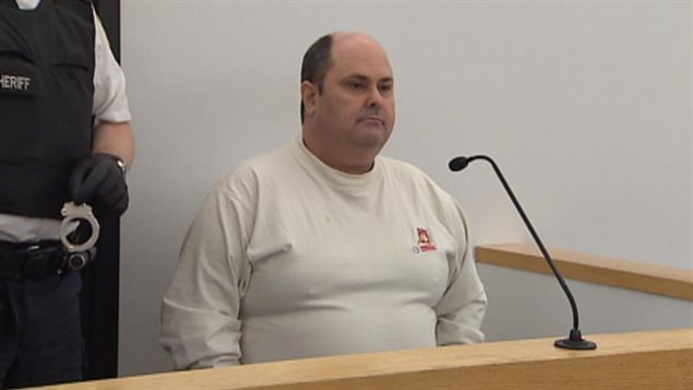 Nelson Hart comparaît en Cour provinciale de Terre-Neuve-et-Labrador le 28 février 2013, pour une affaire non reliée à sa condamnation pour le meurtre de ses filles jumelles. Nelson Hart comparaît en Cour provinciale de Terre-Neuve-et-Labrador le 28 février 2013, pour une affaire non reliée à sa condamnation pour le meurtre de ses filles jumelles.