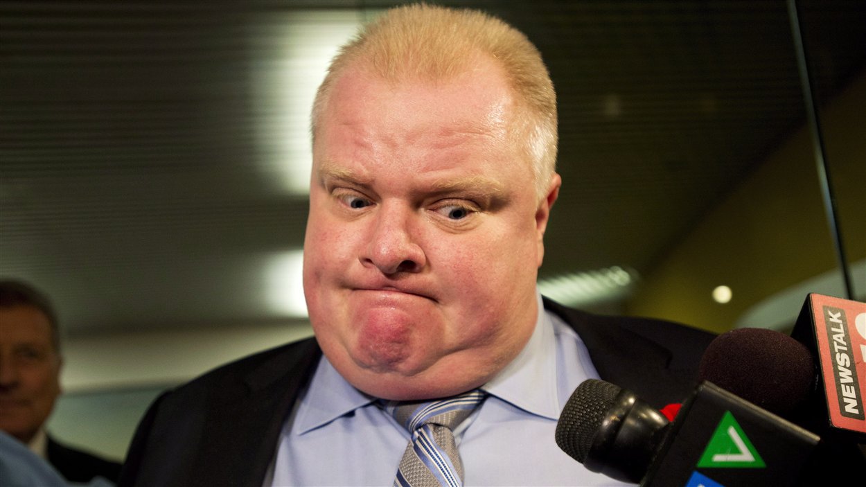 Le maire Rob Ford s'est excusé à nouveau jeudi, après la publication d'une vidéo «gênante» de lui. Le maire Rob Ford s'est excusé à nouveau jeudi, après la publication d'une vidéo «gênante» de lui.