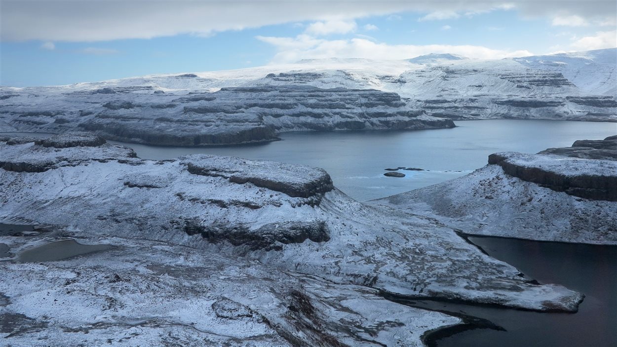 Le glaciologue Ted Scambos a déclaré lors d'une réunion scientifique de l'Union américaine de géophysique que l'Antarctique était sans aucun doute la région la plus froide de la planète. Le glaciologue Ted Scambos a déclaré lors d'une réunion scientifique de l'Union américaine de géophysique que l'Antarctique était sans aucun doute la région la plus froide de la planète.