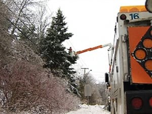 La tempête hivernale continue de donner du fil à retordre à Énergie Nouveau-Brunswick. La tempête hivernale continue de donner du fil à retordre à Énergie Nouveau-Brunswick.